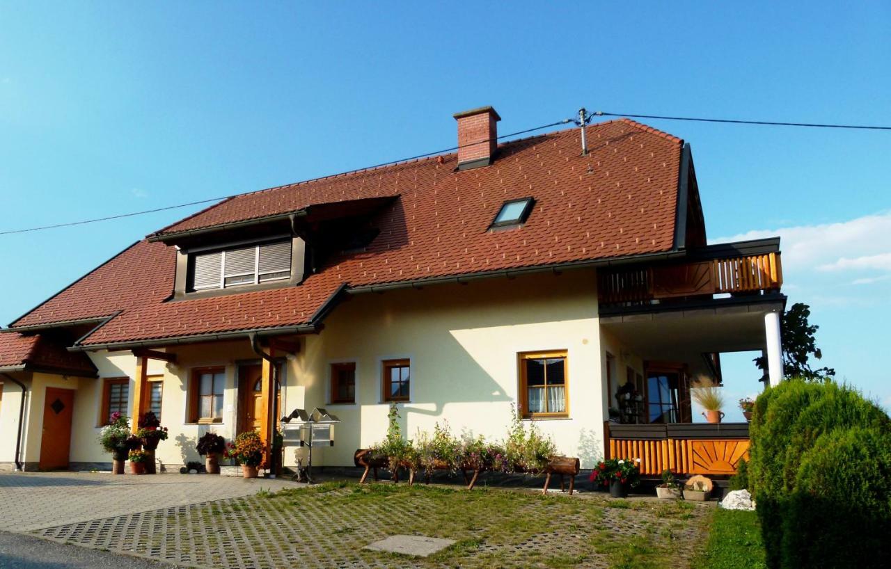Berg-Arche Apartment Sankt Margarethen im Lavanttal Exterior photo